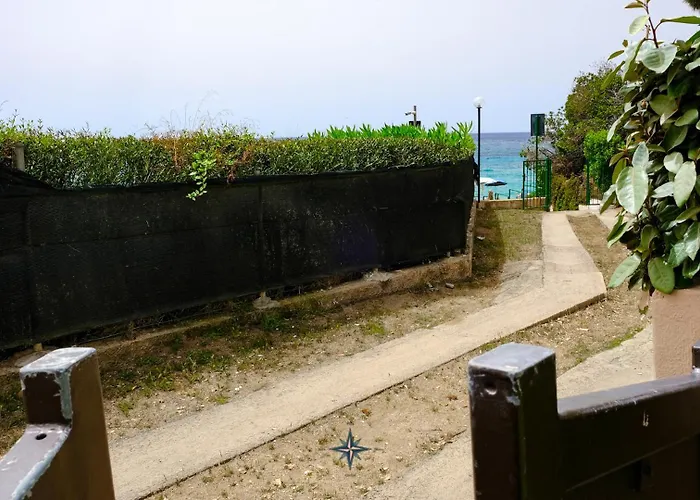 Villa Giulia Seafront