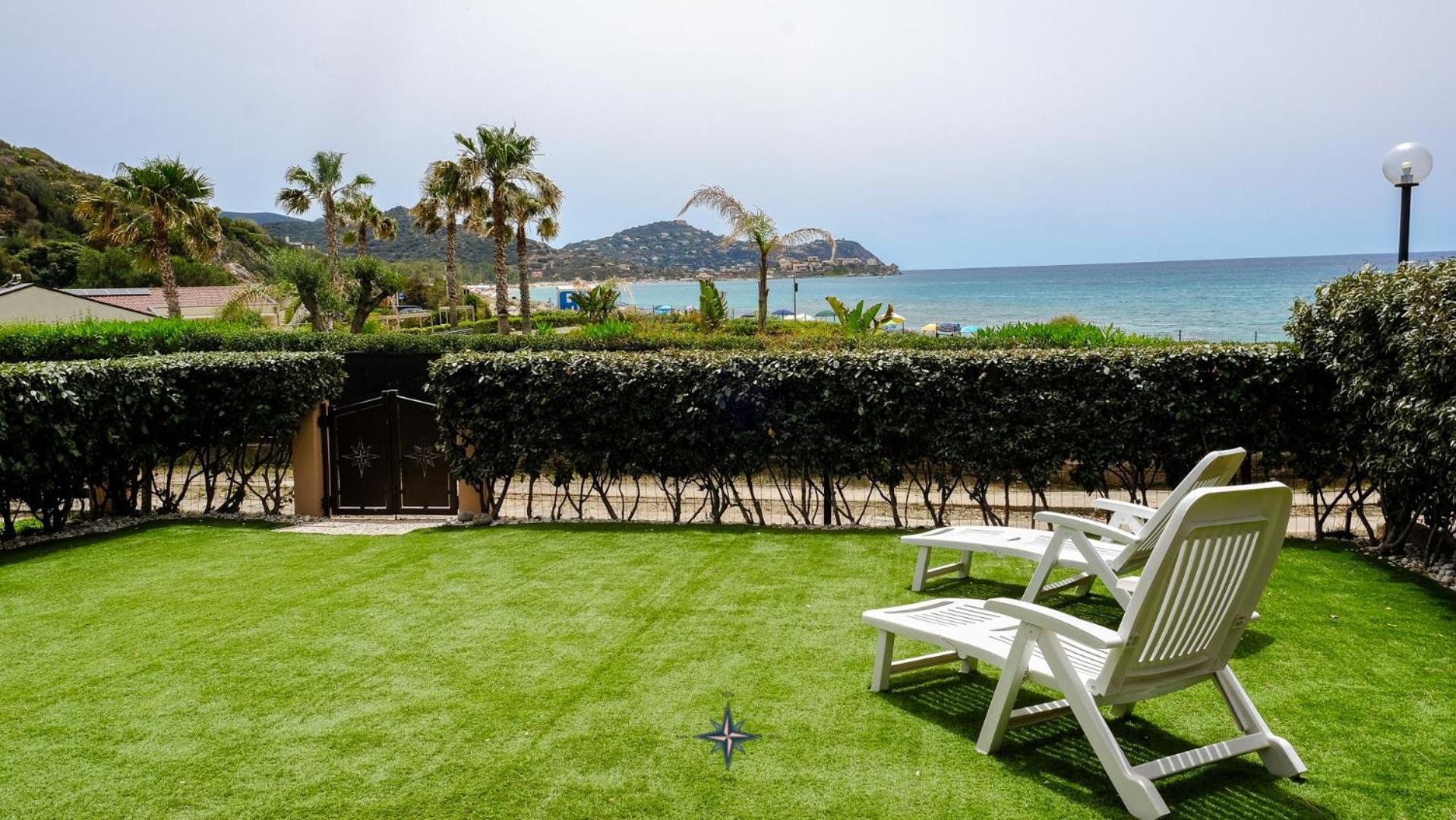 Giulia Seafront Holiday home
